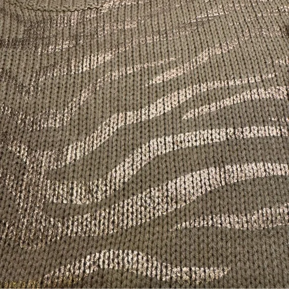 And The Why Zebra Pattern Gold Sweater - Size S/M NWOT - Picture 3 of 10
